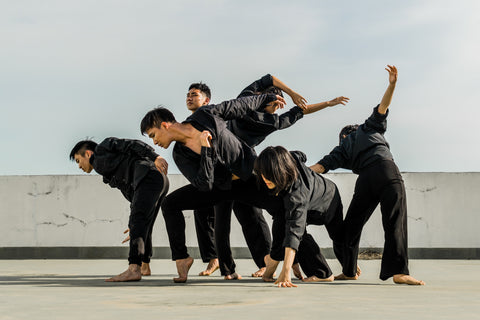 Expressive dancing in Activewear