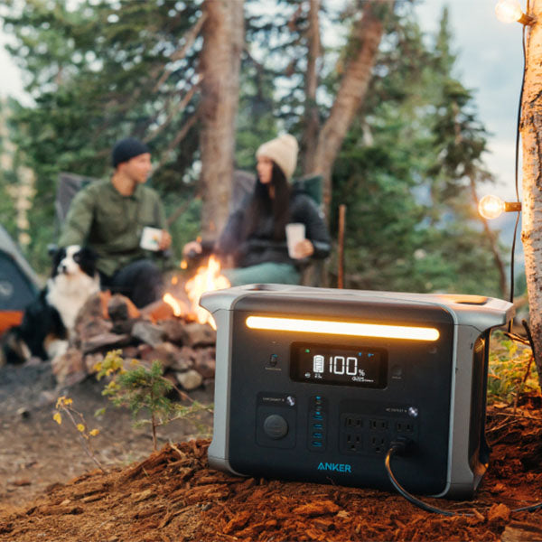 Anker SOLIX F1200 (PowerHouse 757) 1229Wh  1500W- with couple using product in camping adventure