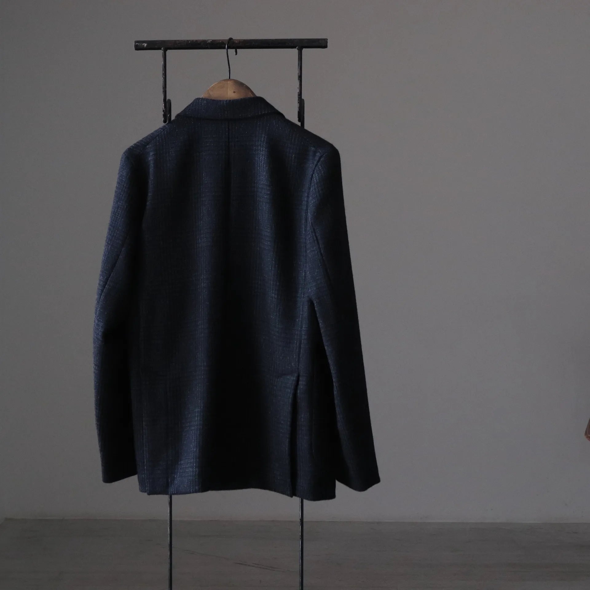 The CLASIK DOUBLE BREASTED BLAZER - 9