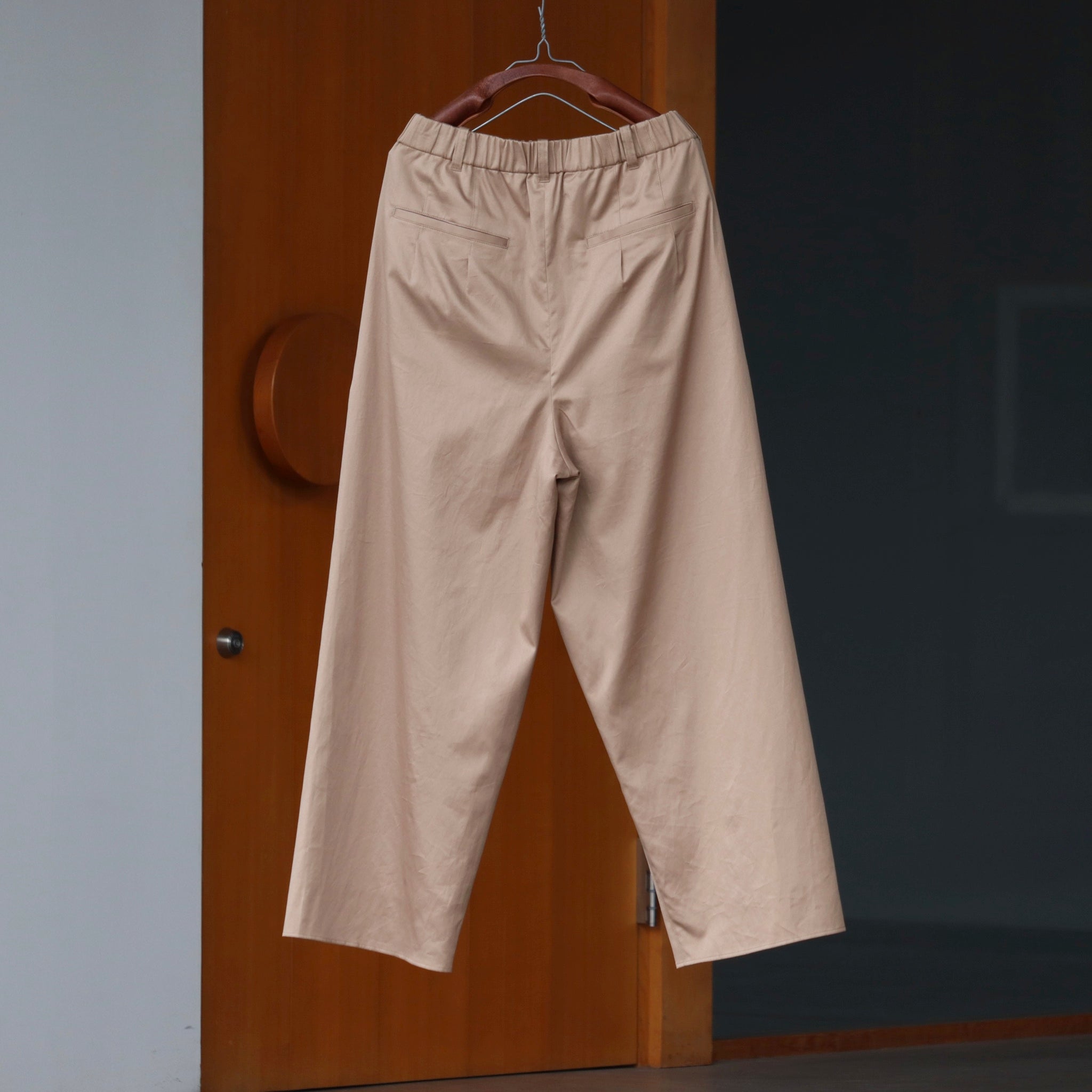 Two Sides of The Same Wide Trousers Suvin Gold Supreme - 2