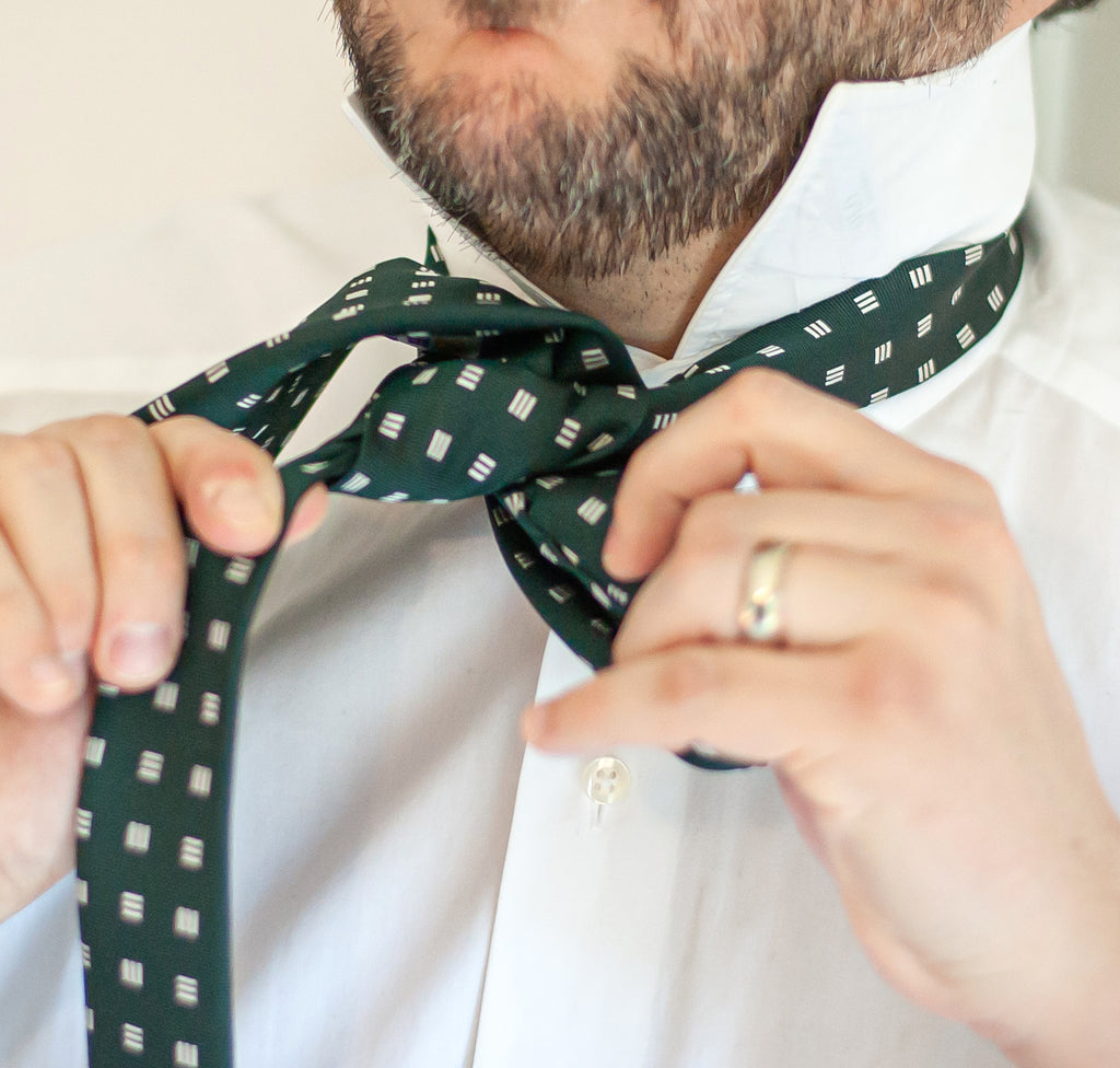 How to tie a Windsor Knot - Step 5