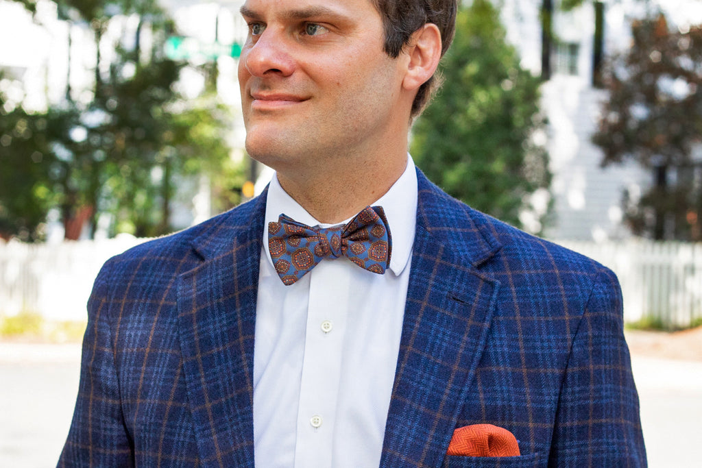 The right bow tie shape can make the outfit