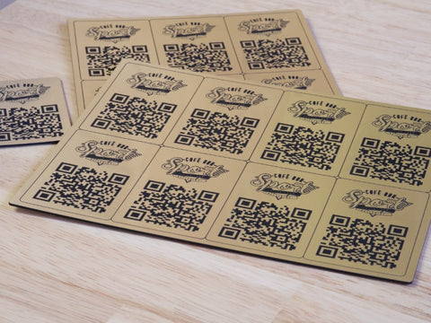 Lot of engraved qr code plate