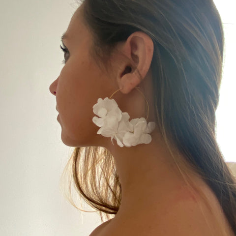 Boucle d'oreille de mariée Bella avec fleurs stabilisées Loa Bijoux