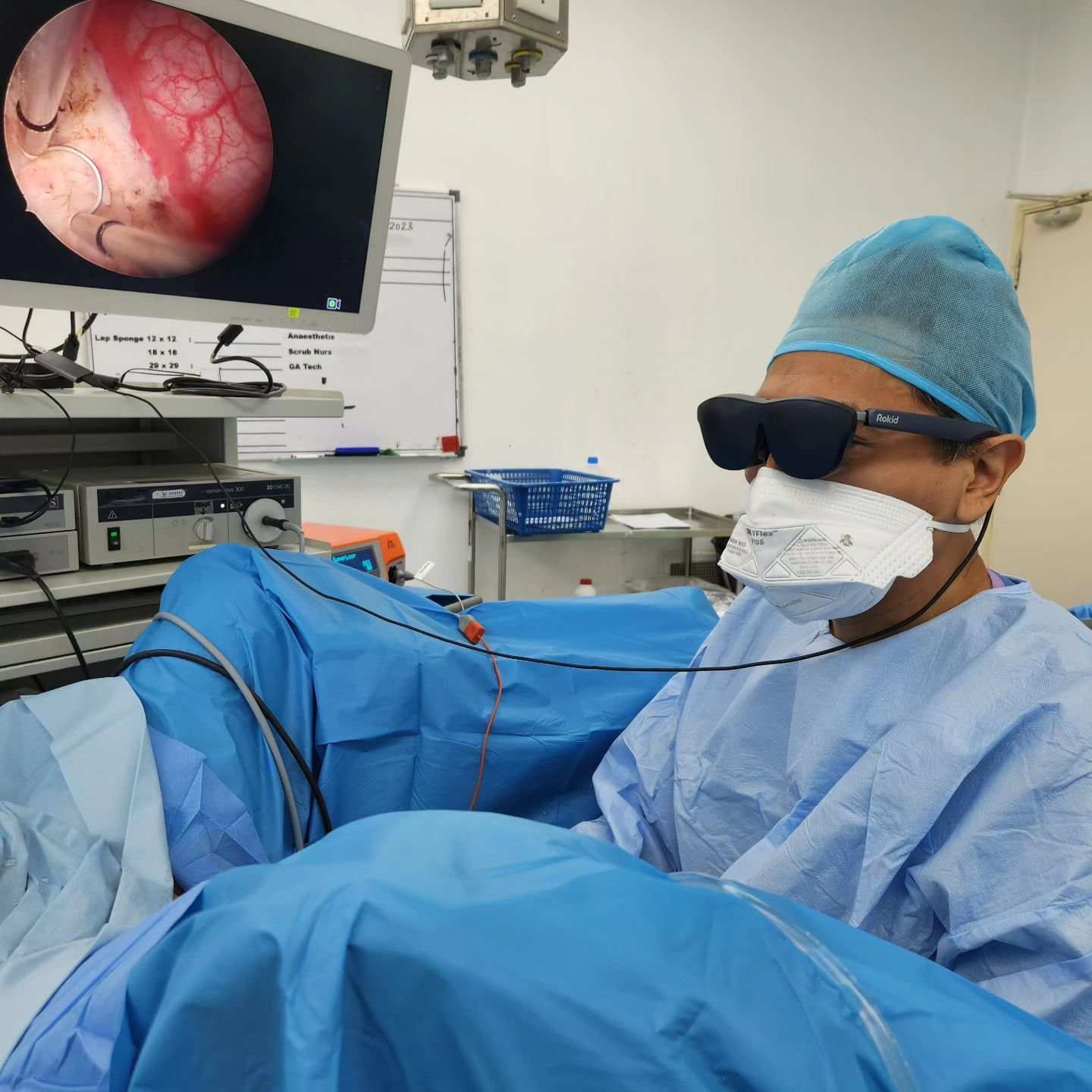 A doctor using Rokid ai smart glasses