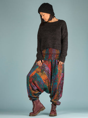 Lighten up your wardrobe with harem pants: Our guide on how to wear ha ...