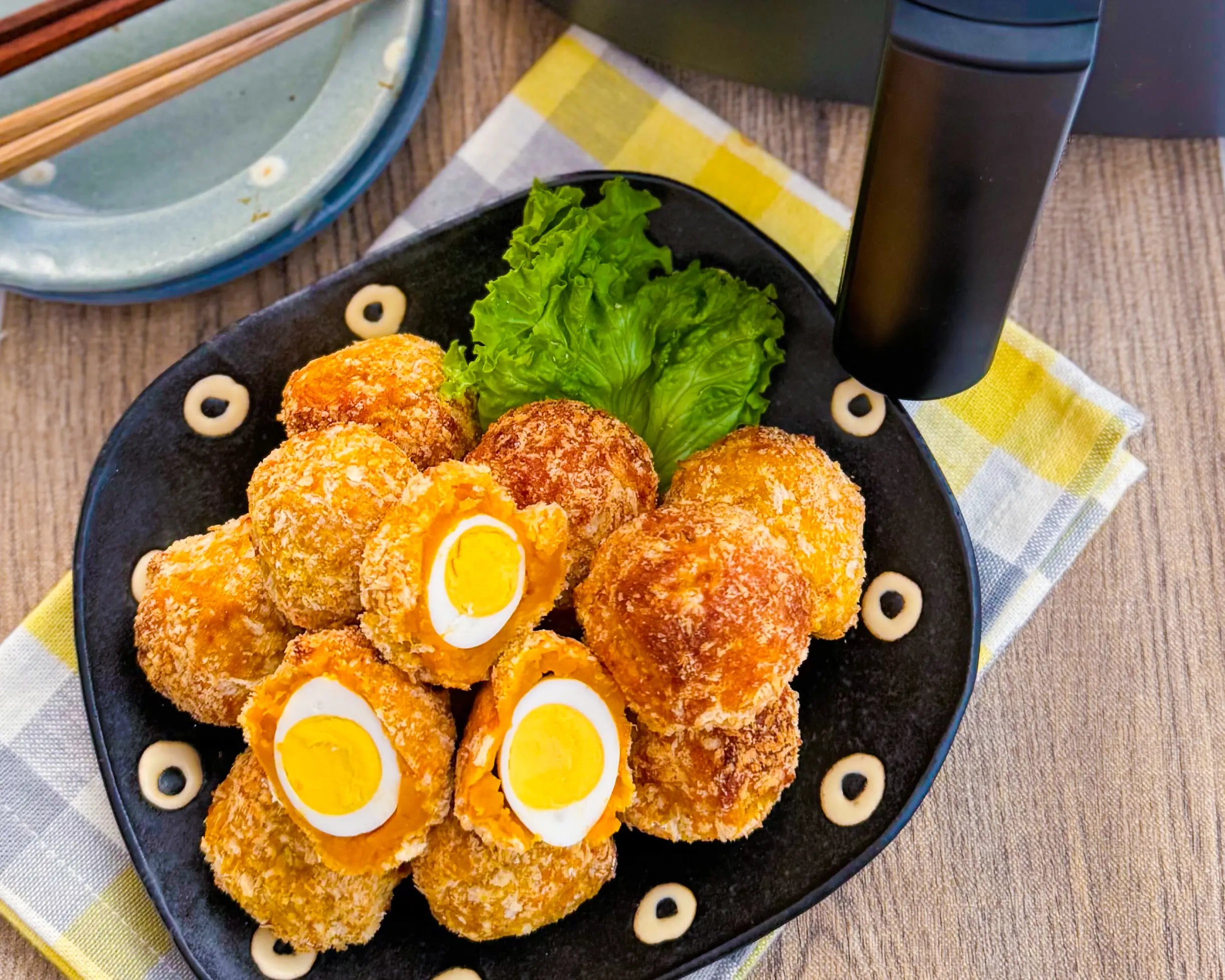 【ノンフライヤーで◎うずらの卵入りかぼちゃコロッケ】 (2).webp__PID:a4f988be-8fc8-4888-a98c-8946cccabeab
