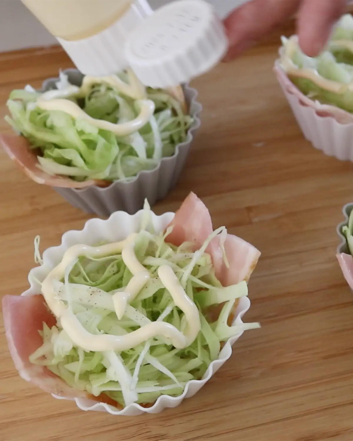 お弁当や朝食に！【キャベツと卵のベーコンココット】_工程3.webp__PID:9d8056f1-7828-4cd7-aa1a-691583ed94a2
