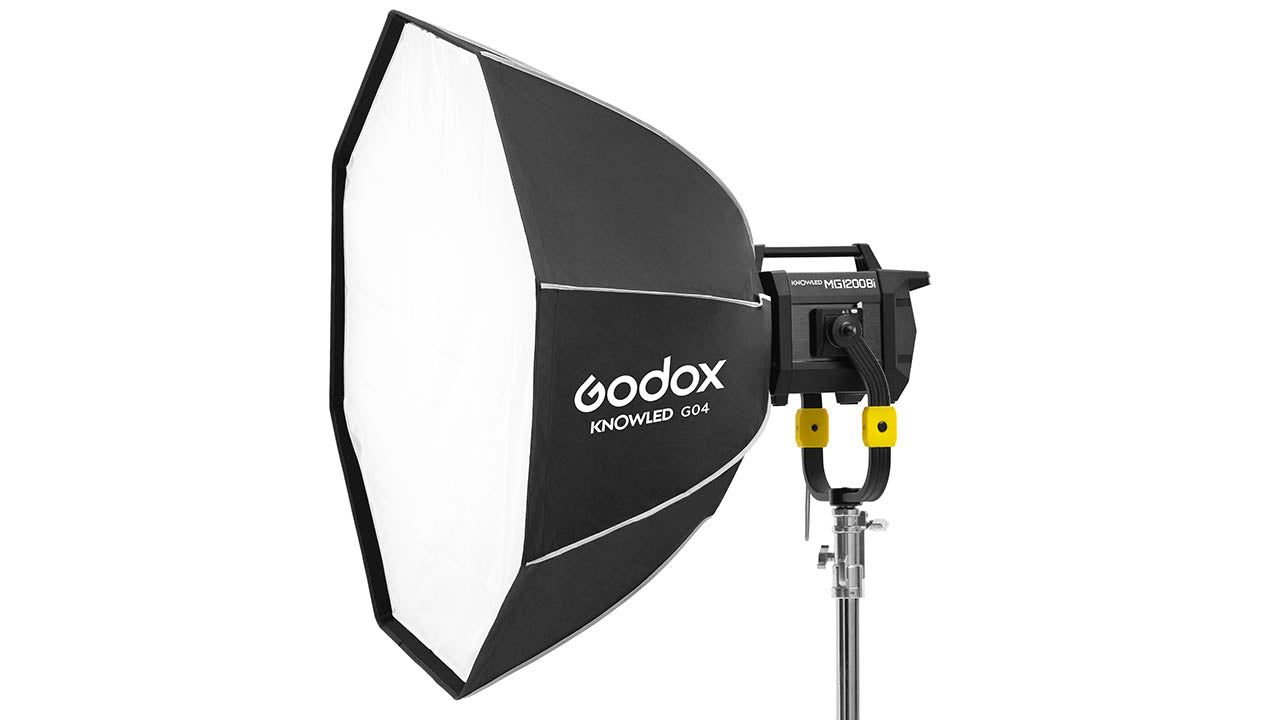 Godox KNOWLED GO5 softbox on an MG1200Bi LED Cine Light