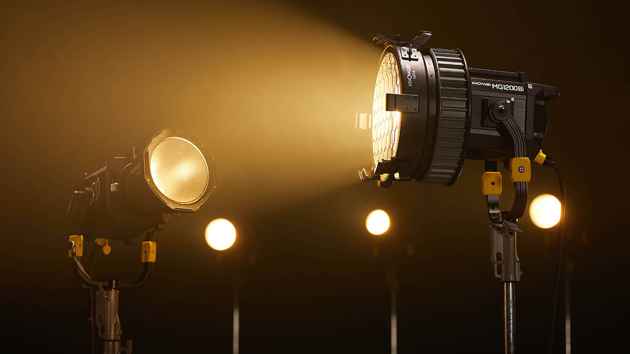 The Godox KNOWLED GF14 Fresnel lens has a variable beam angle.
