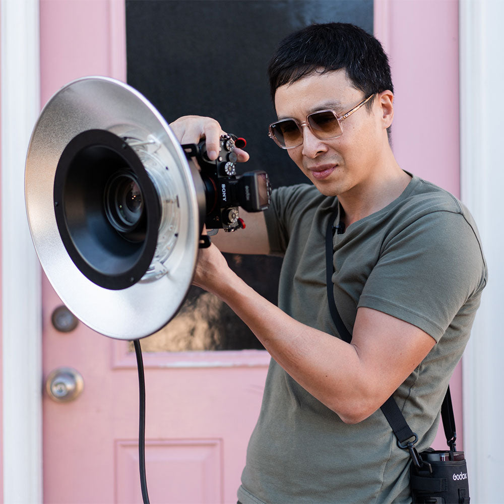 PhotographerAeris Tao using the R200 ring flash with RFT25S Reflector