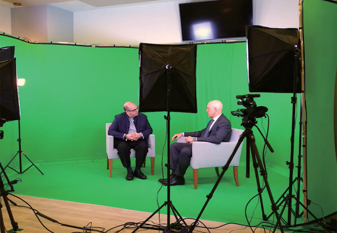 Pixapro Chromakey Green Panoramic Background being used to film a video interview