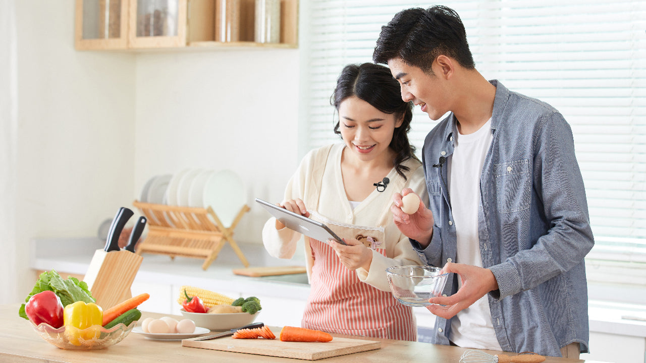 LMD-40C Being used in a cookery video.