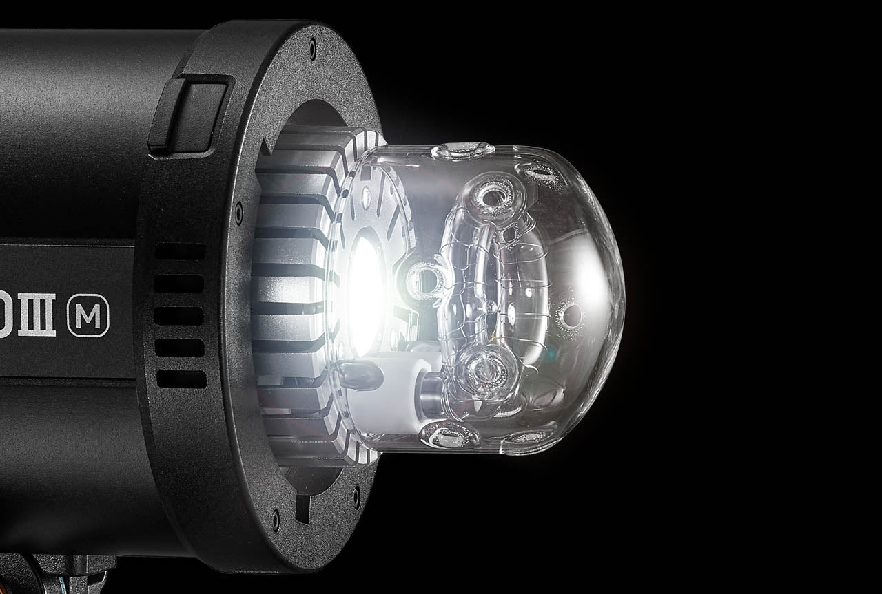 Godox QTIIII Series Flash's 40W LED Modelling Lamp