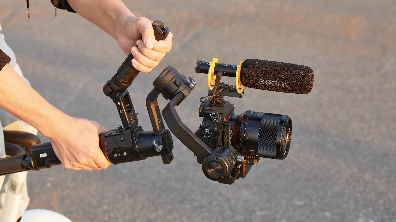 GODOX VDS-M2 shotgun Microphone on Video Camera