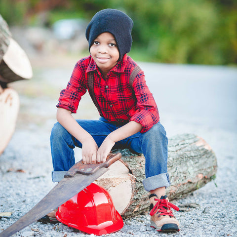 Boy wearing DIY lumberjack Halloween costumes source: Unsplash