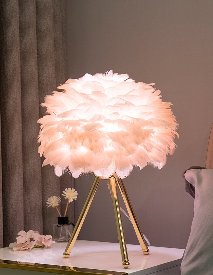 tripod fluffy lamp