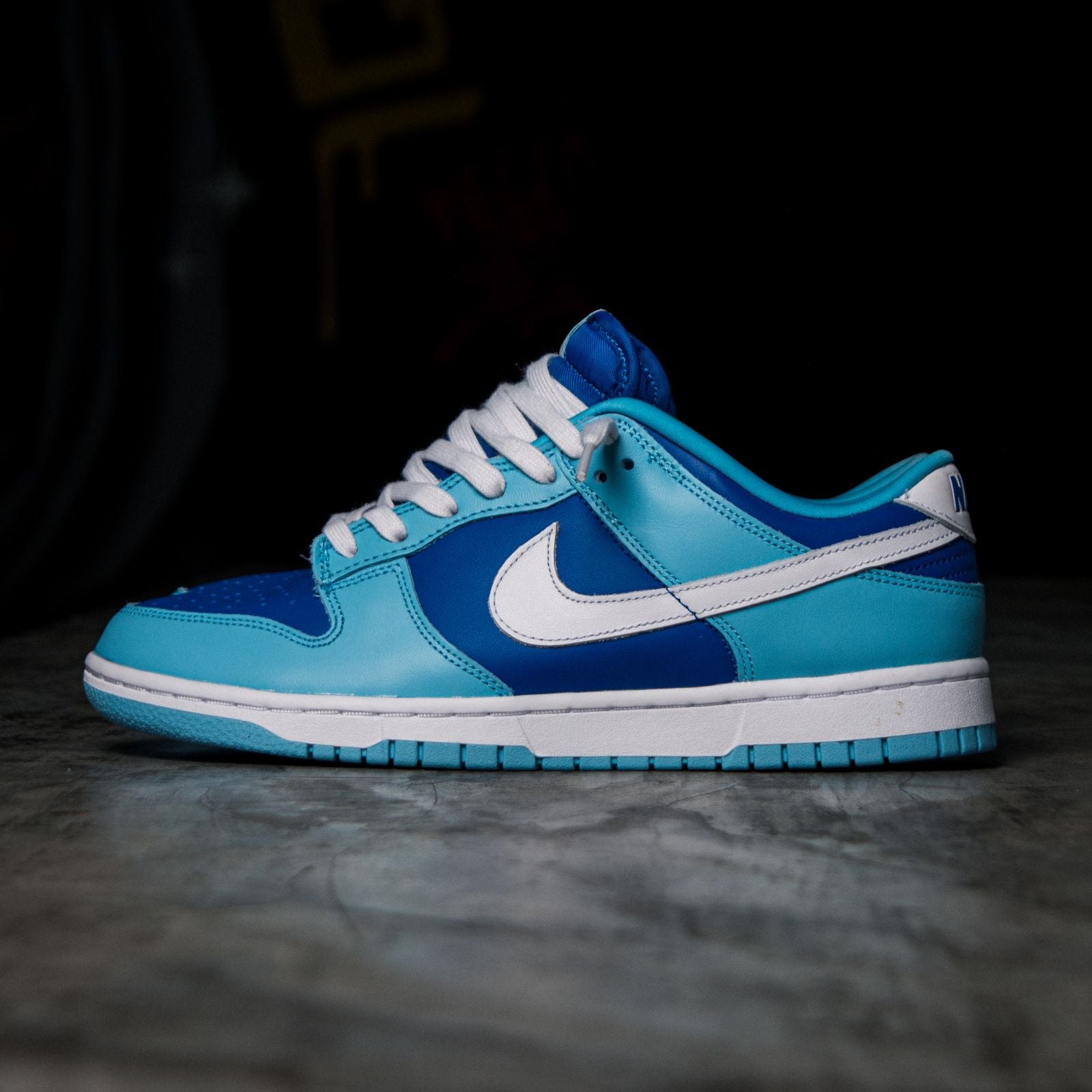 nike men's dunk low argon retro qs stores