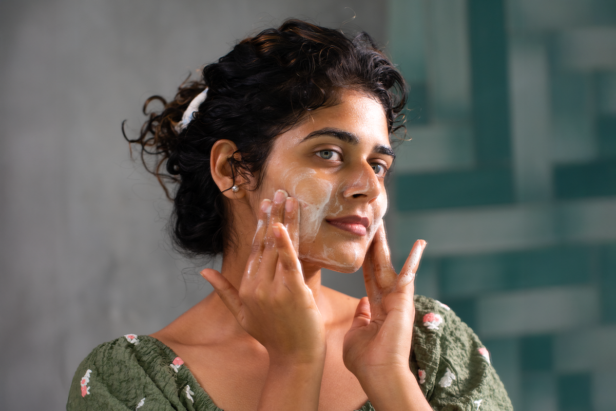 How To Apply Face Moisturizer: A Step By Step Guide