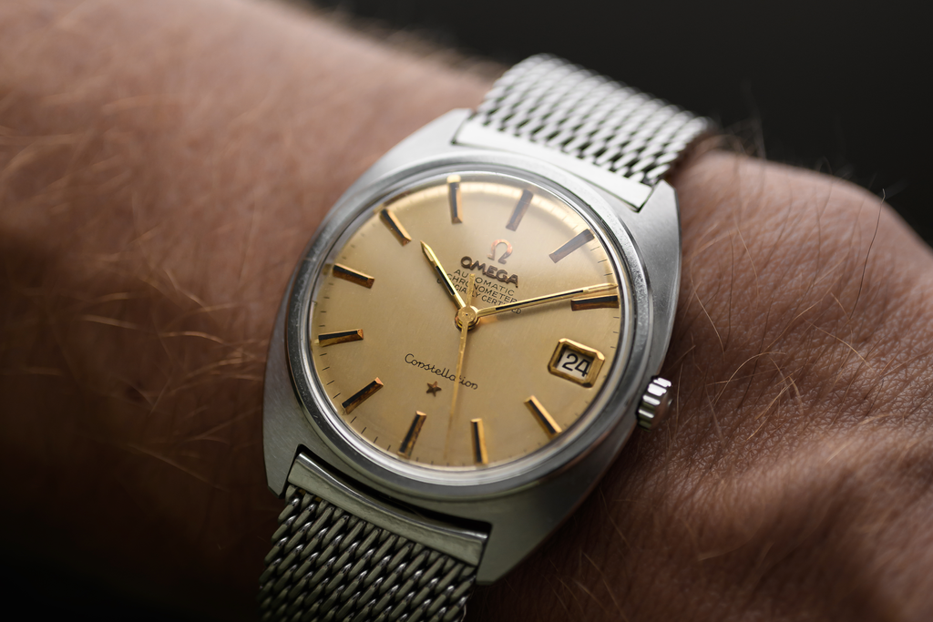How do you design a watch that is appropriate for the dressy casual look of the 60s and 70s? Well... look no further.