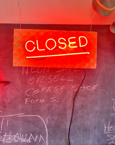 Neon Closed Sign in Red