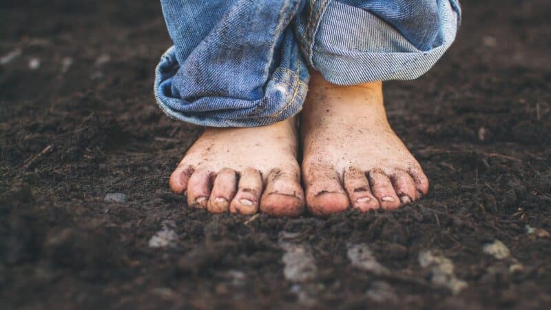 Is Going Barefoot Healthier for Your Kids?