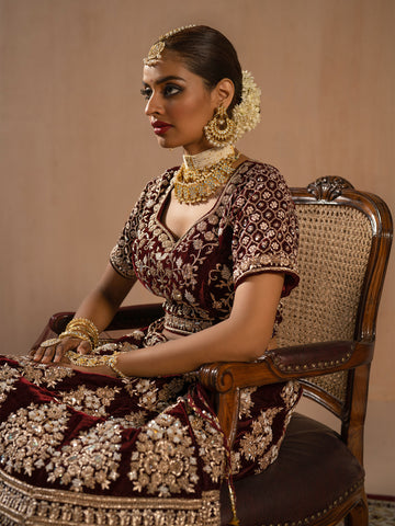 Contrast Jewellery With Red Lehenga 2024 | favors.com