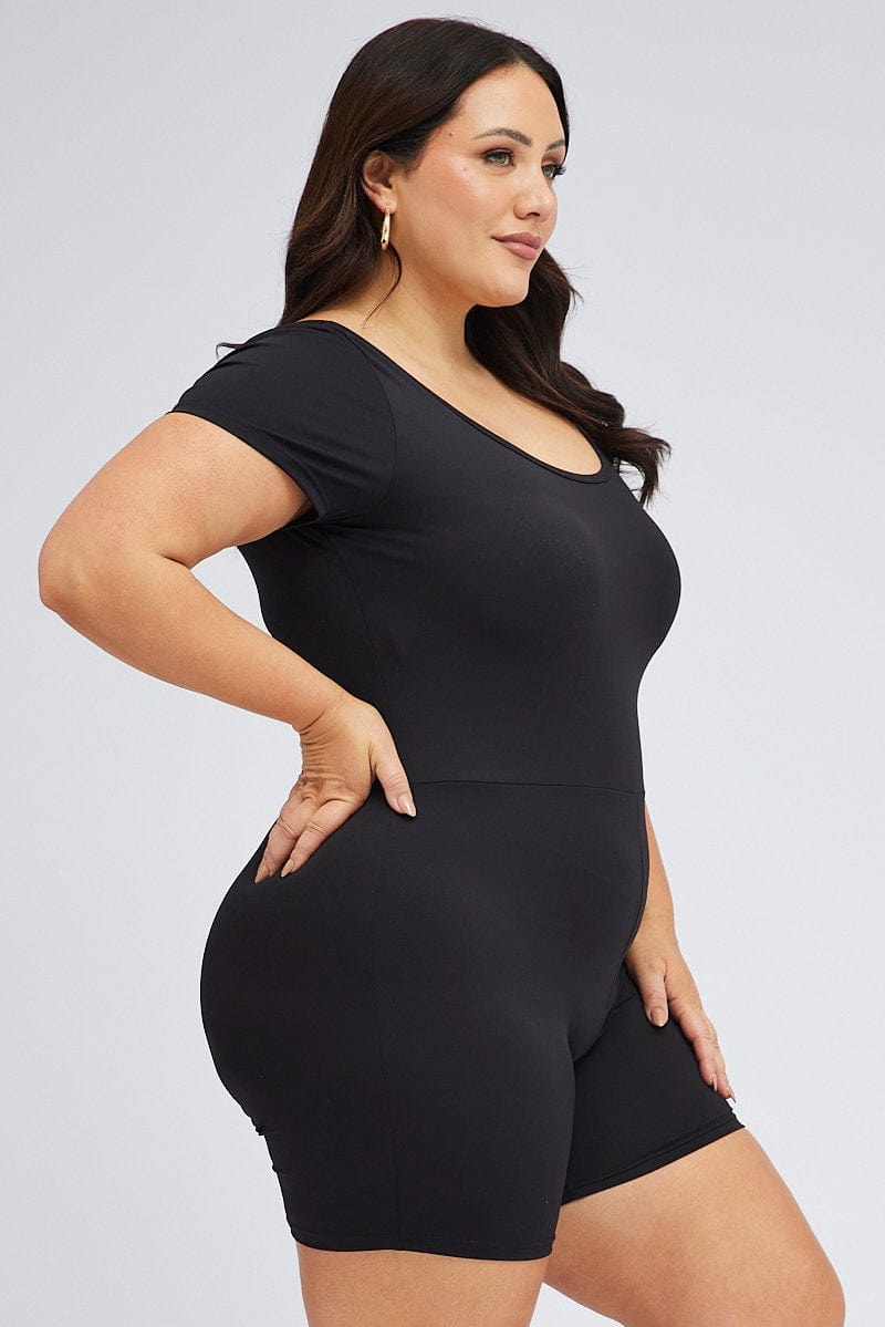 The Best Plus Size Workout Clothes & Activewear Brands Worth Your $$