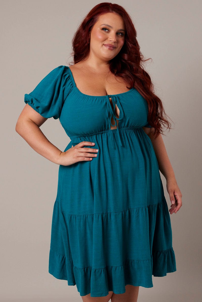 Plus Emerald Green Sweetheart Neck Midi Dress