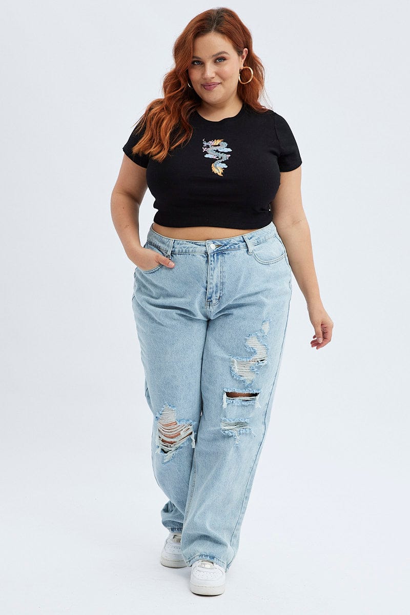 Styling Plus Size Boyfriend Jeans | Street Style Look Book - The Huntswoman