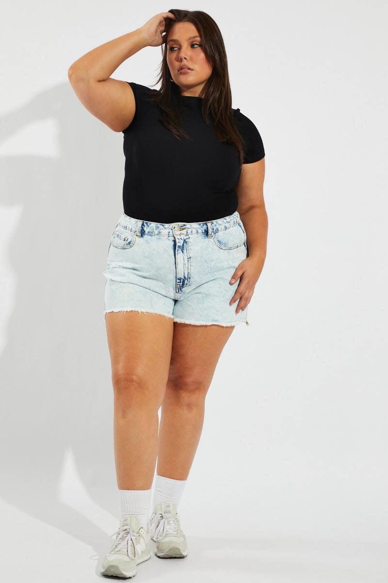 Highwaisted Denim Short With Belt with 30% discount!