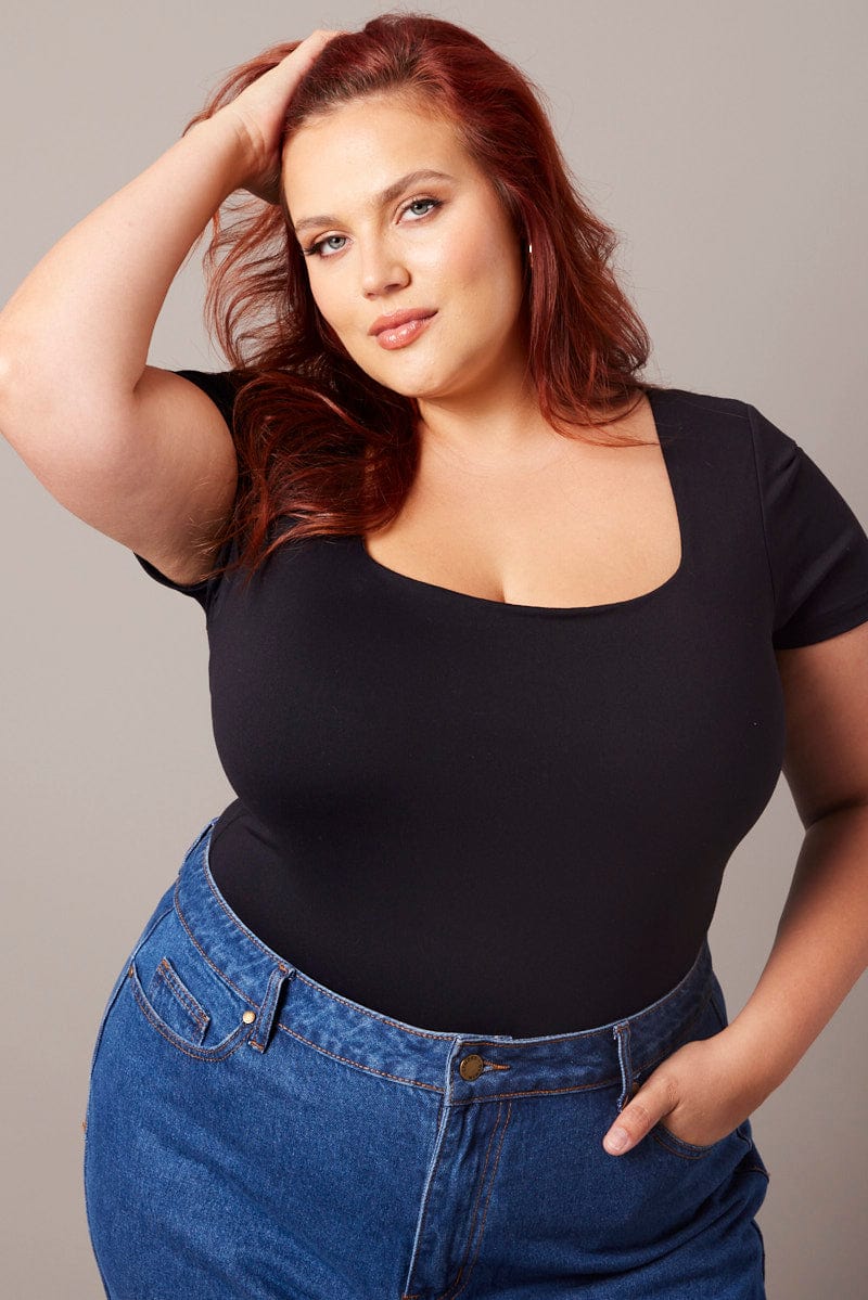 8 Trendy Plus-Size Crop Tops That Will Bring Out The Diva In You