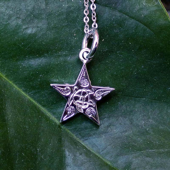 Brilliant star pendant