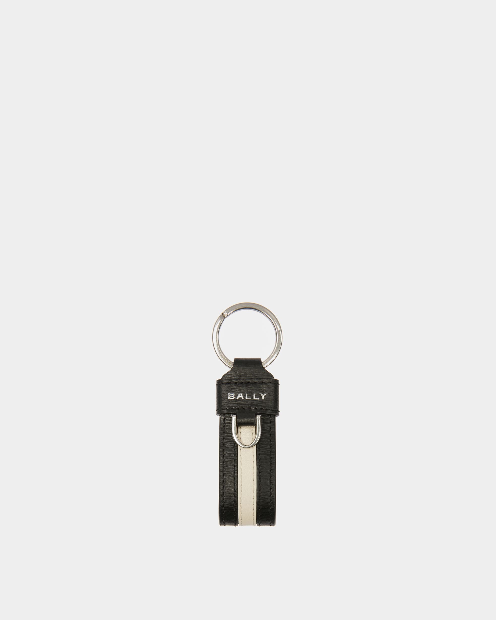 Porte-clés Ribbon | Porte-cartes pour homme | Cuir noir | Bally | Still Life Devant