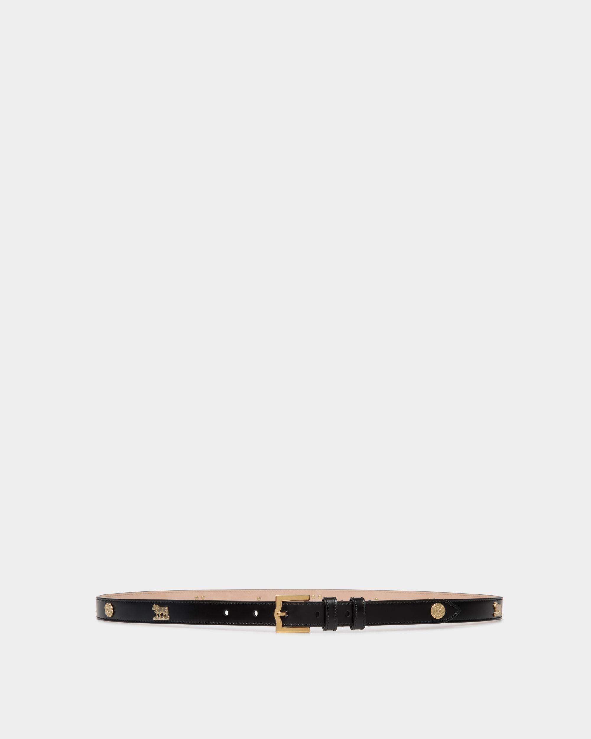 Emblem 95 cm | Ceinture pour femme en cuir brossé noir | Bally | Still Life Devant