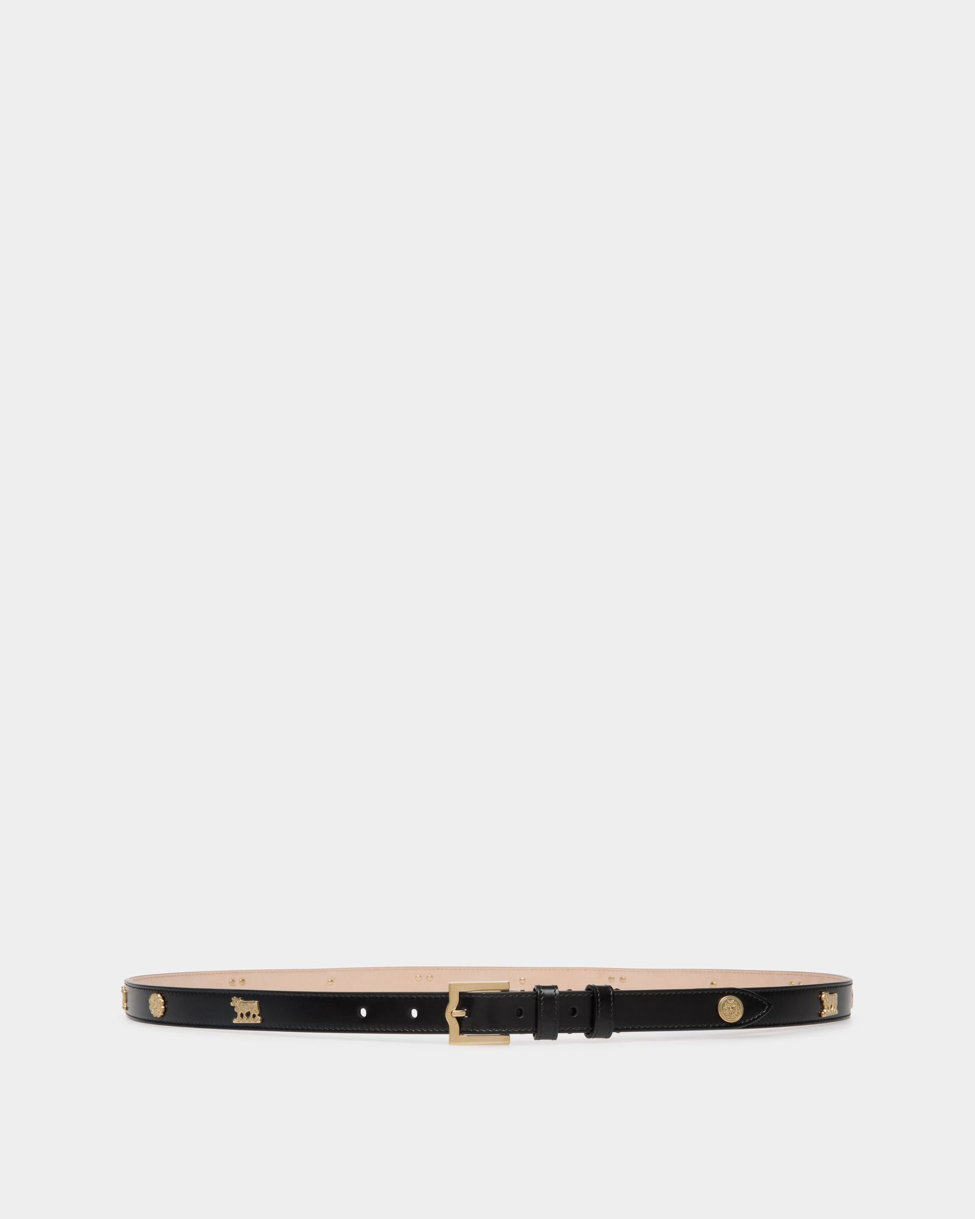 Emblem 105 cm | Ceinture pour femme en cuir brossé noir | Bally | Still Life Devant