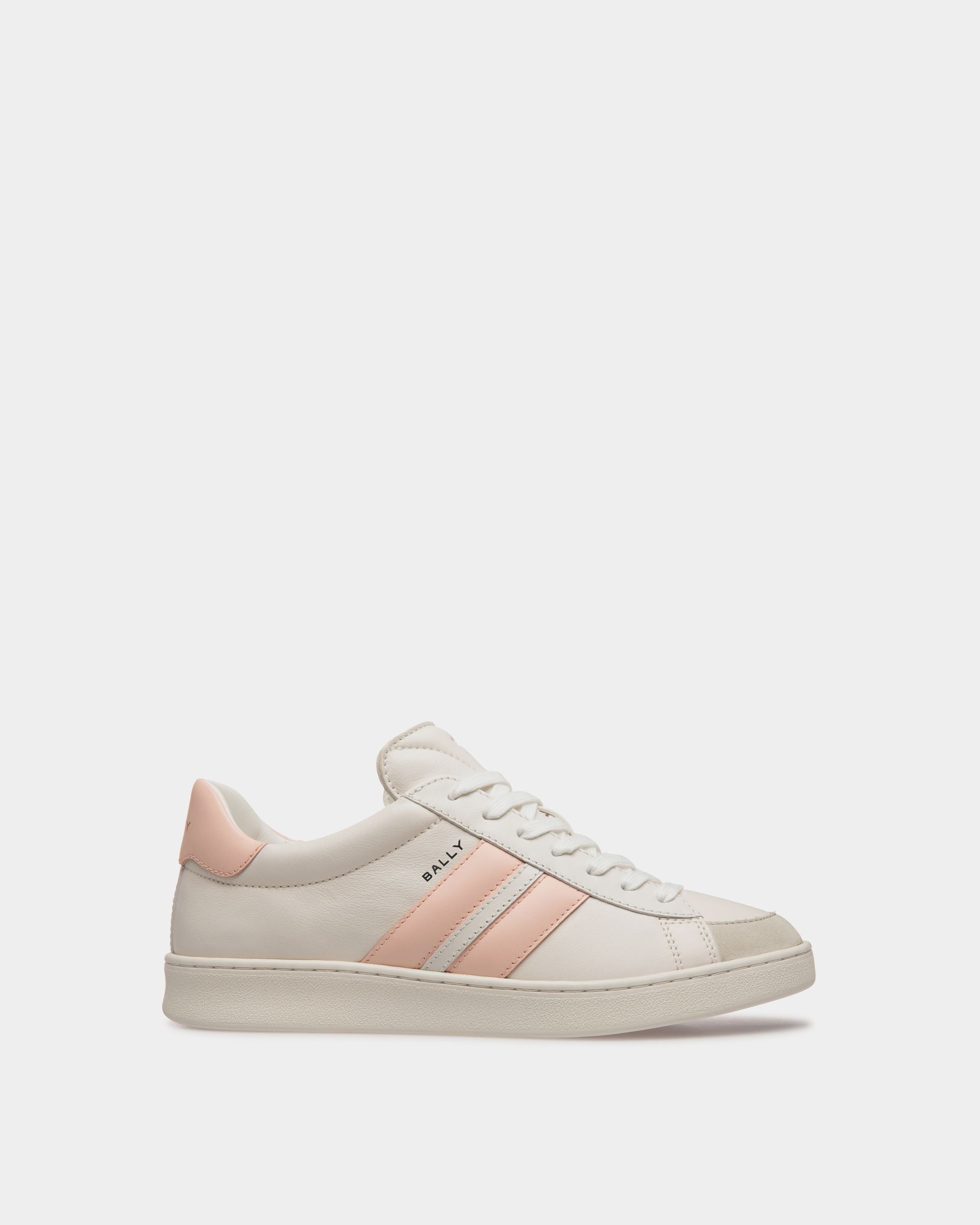 Tennis | Sneaker pour femme en cuir blanc et Baby Pink | Bally | Still Life Côté