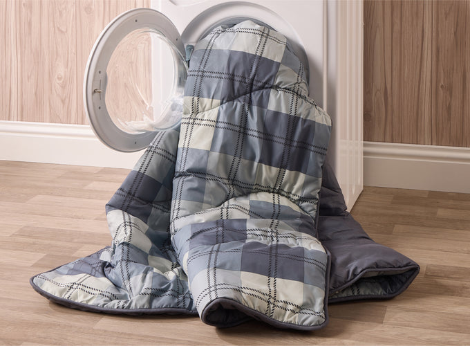 Huggleland Easy Wash Reversible Coverless Check Single 10.5 Tog Duvet and Pillowcase Image 6