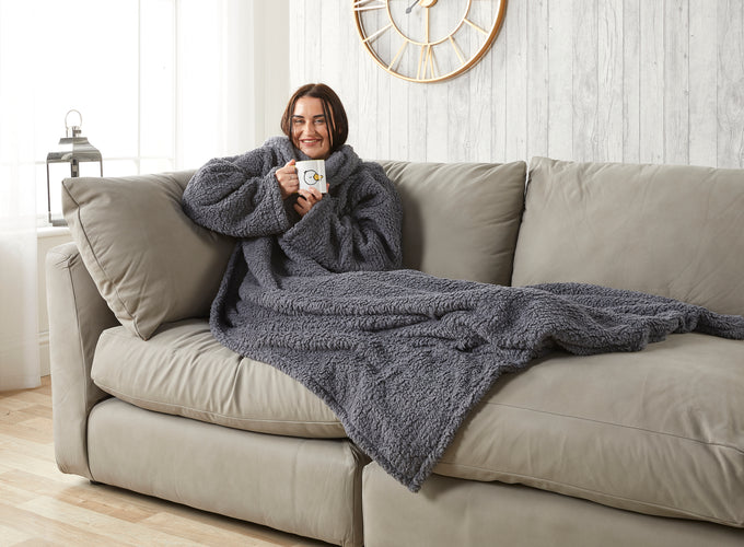 Huggleland Charcoal Teddy Fleece Wearable Relaxing Blanket Image 3