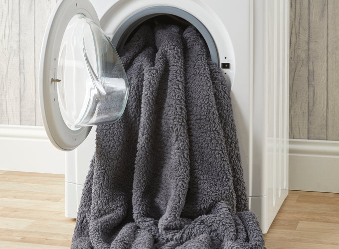 Huggleland Charcoal Teddy Fleece Wearable Relaxing Blanket Image 6