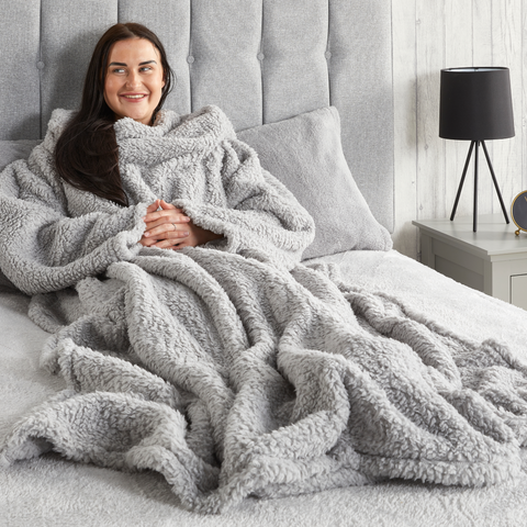 Huggleland Grey Wearable Relaxing Blanket