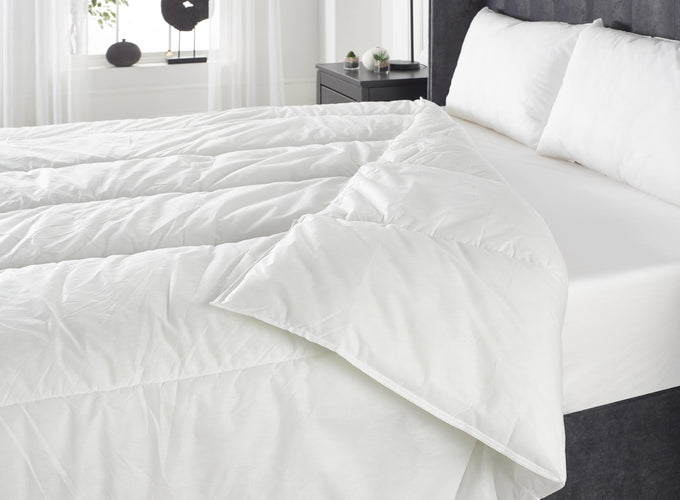 Downland Essential Hollowfibre 10.5 Tog Duvet Image 2