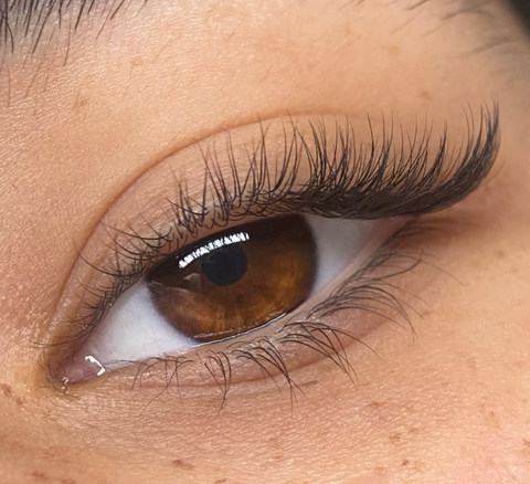 Half lashes with lash extensions