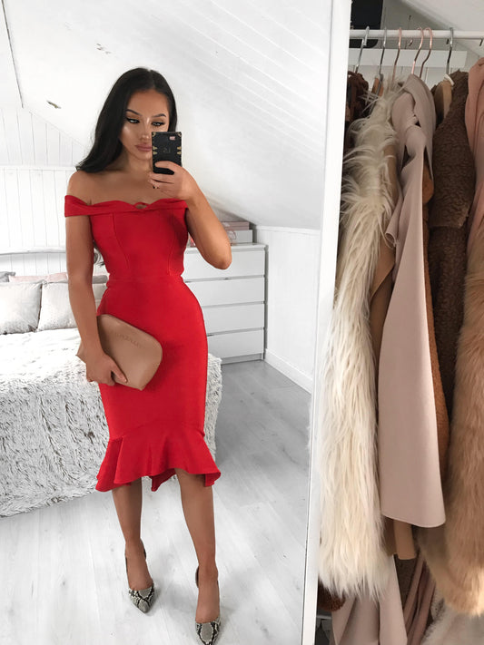 POLLY BARDOT GOWN RED STARLA BOUTIQUE DUBLIN/ DEBS DRESS BOUTIQUE