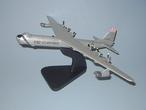 Flight Deck of a Convair B-36 'Peacemaker' Strategic Bomber[1562 x