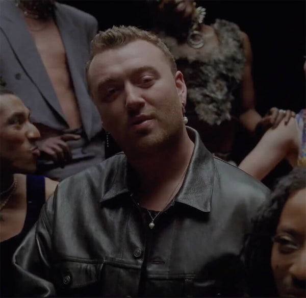sam smith wearing silver pearl essential necklace