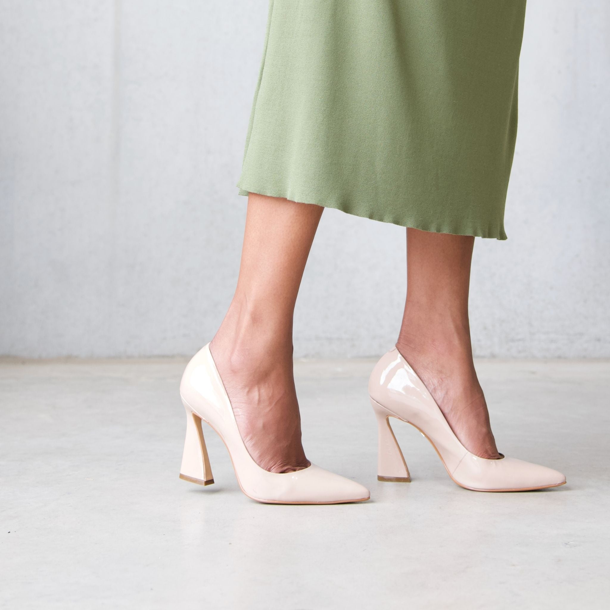 391008F Nude Patent Heels