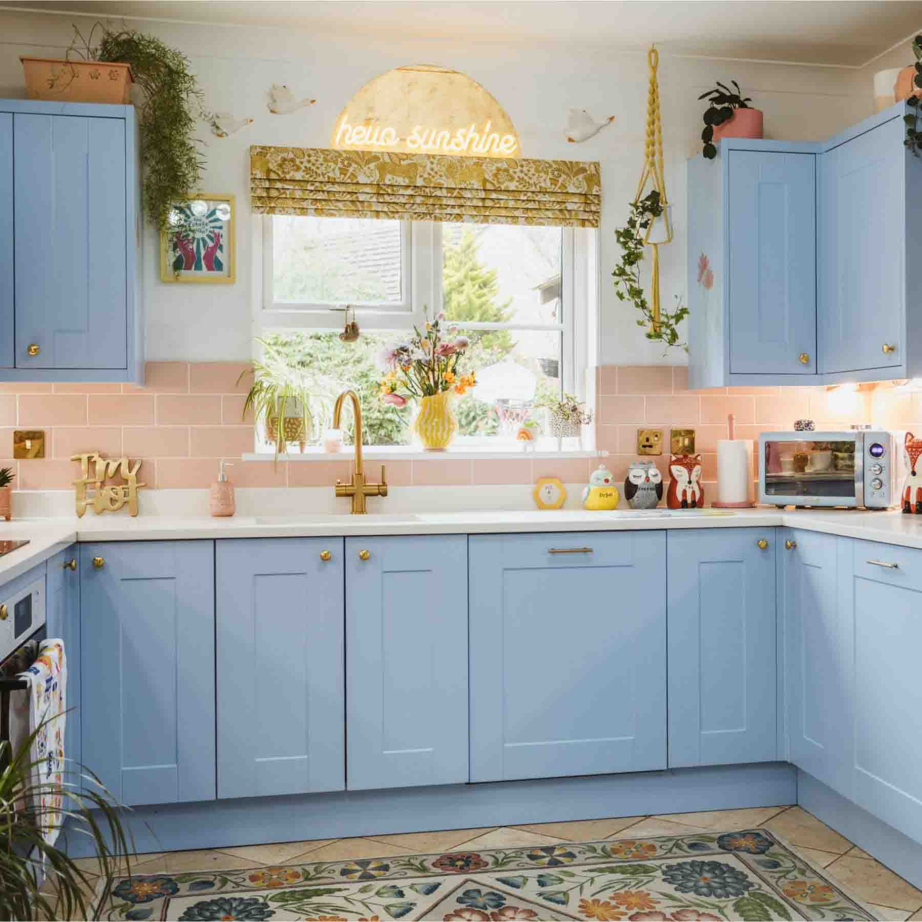 take full advantage of the natural lights to brighten your kitchen