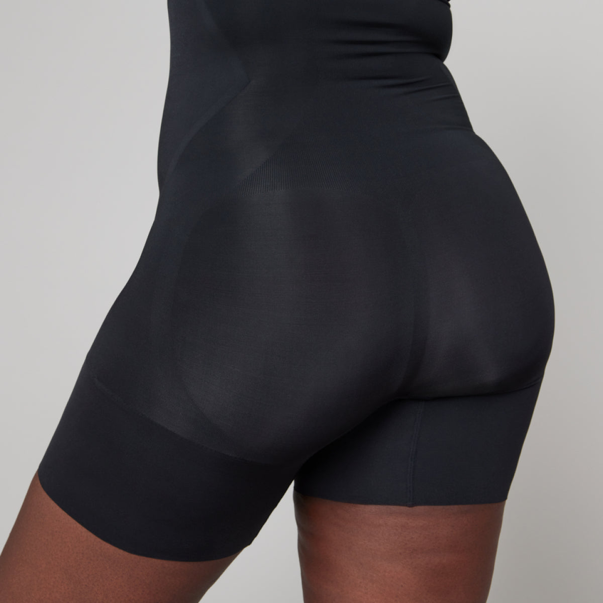 OnCore High-Waisted Mid-Thigh Short – Spanx