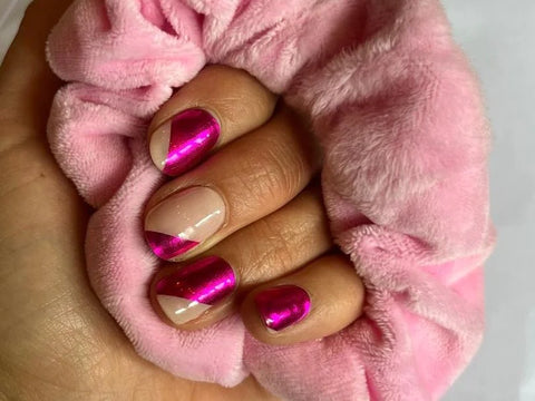 Edgy Pink Dark French Manicure Autunno 2023
